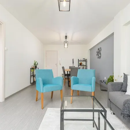 2-br By Finikoudes Apartmán