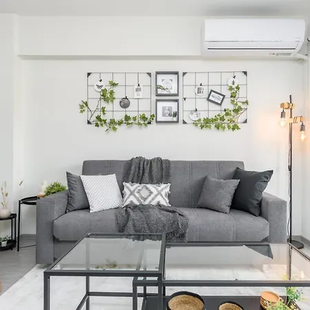 2-br By Finikoudes
