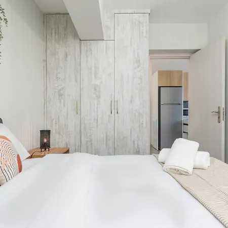 2-br By Finikoudes Apartment Larnaca