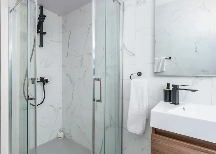 2-br By Finikoudes *