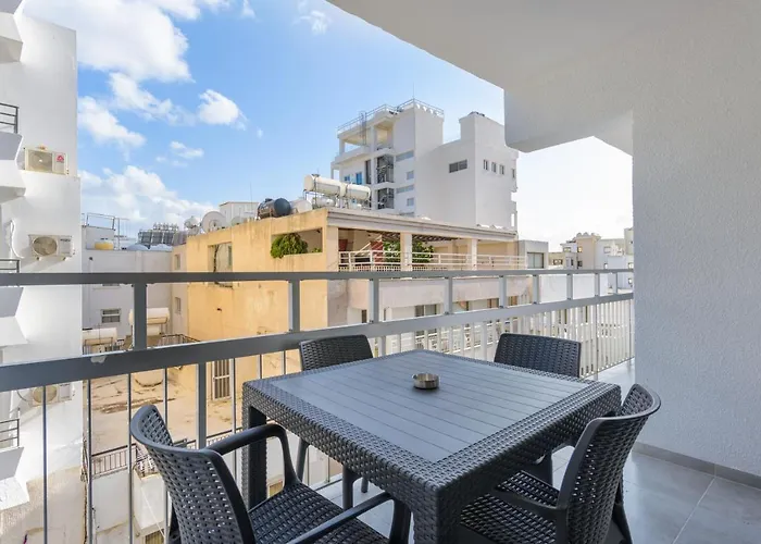 2-br By Finikoudes Larnaca